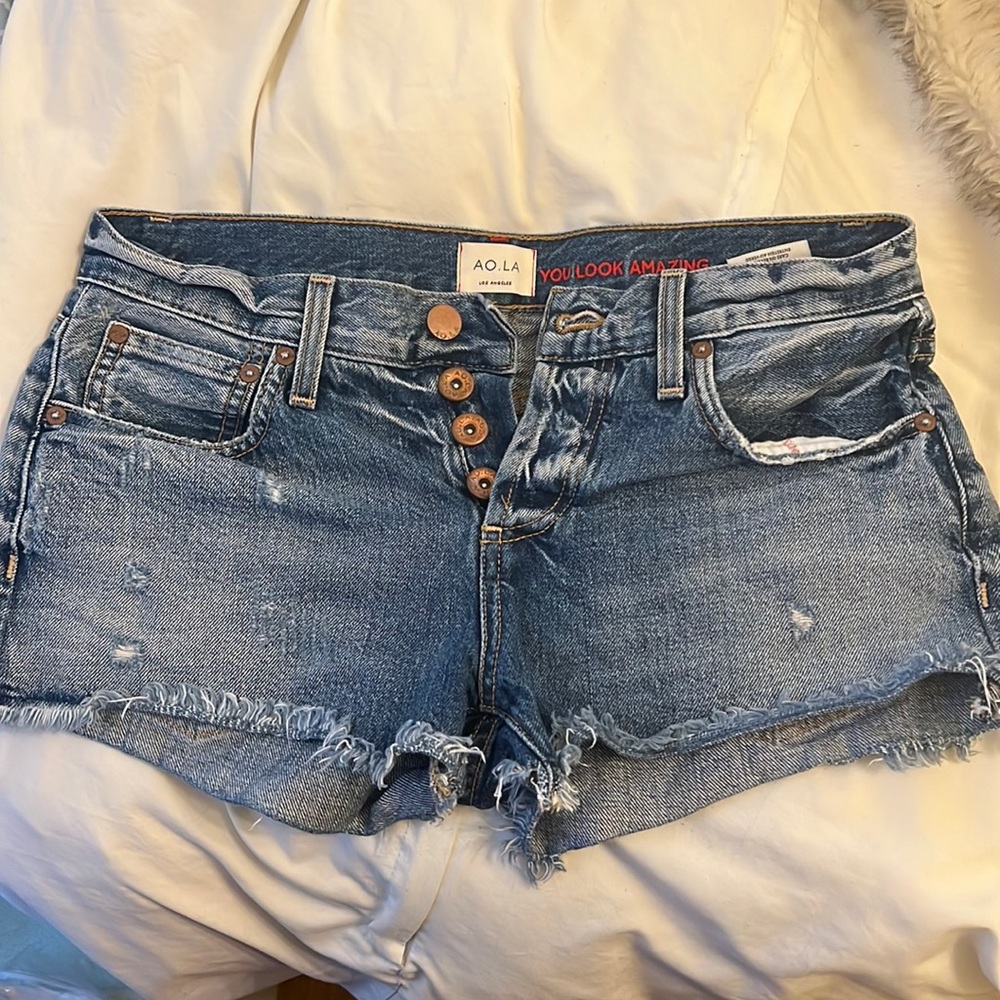 AO. LA shorts